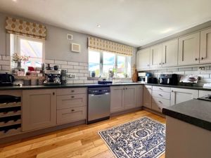 Kitchen- click for photo gallery